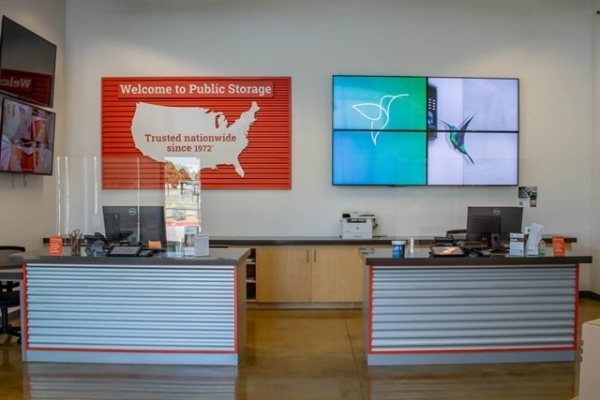 Facility photo: //images.sparefoot.com/medium/221859689de18fa129e.jpg