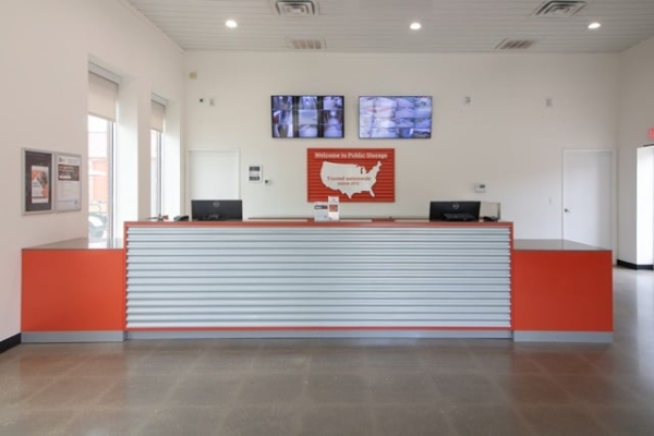 Facility photo: //images.sparefoot.com/medium/221861690dfebab22f5.jpg