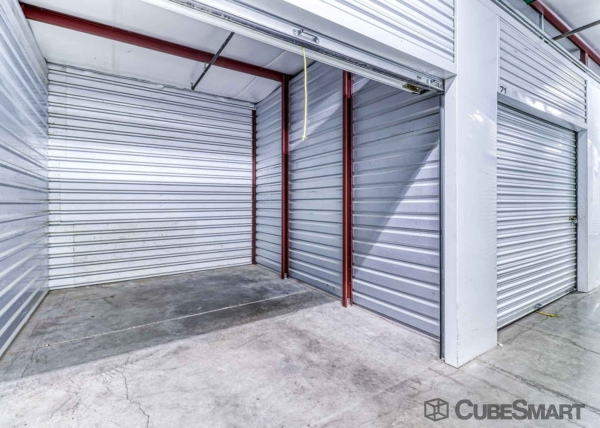 Storage Units at CubeSmart Self Storage - 1650 Crestdale Lane - 1650 Crestdale Lane