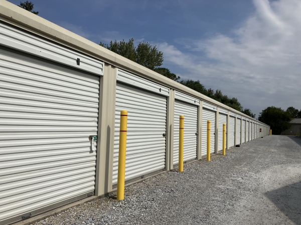 Facility photo: //images.sparefoot.com/medium/22192268e967f5cc9b1.jpg