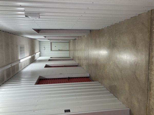 Facility photo: //images.sparefoot.com/medium/22192268e96817d7230.jpg