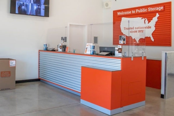 Facility photo: //images.sparefoot.com/medium/2219406884d48e8a509.jpg