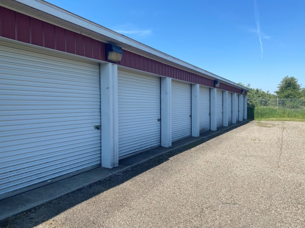 Facility photo: //images.sparefoot.com/medium/22196766edb463b7a9d.jpg