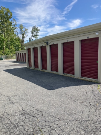 Facility photo: //images.sparefoot.com/medium/22199568c466f0da9d5.jpeg