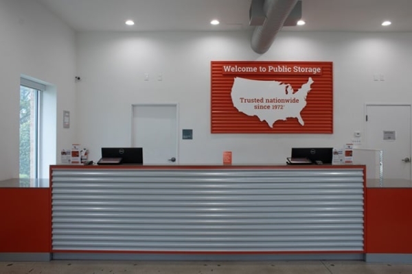 Facility photo: //images.sparefoot.com/medium/222019696a481de5a98.jpg