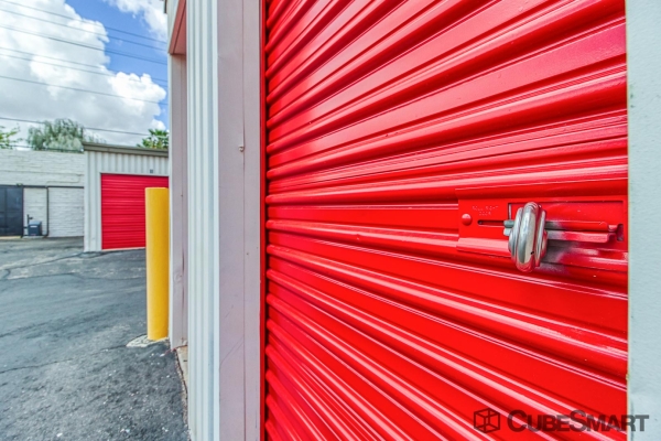 Storage Units at CubeSmart Self Storage - AZ Chandler North Arizona Ave - 1262 North Arizona Avenue