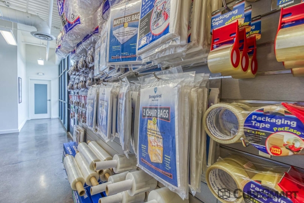 Facility photo: //images.sparefoot.com/medium/2220216894464a064b9.jpg