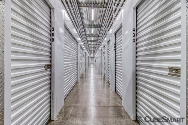 Storage Units at CubeSmart Self Storage - AZ Chandler N Arizona Ave - 1170 North Arizona Avenue
