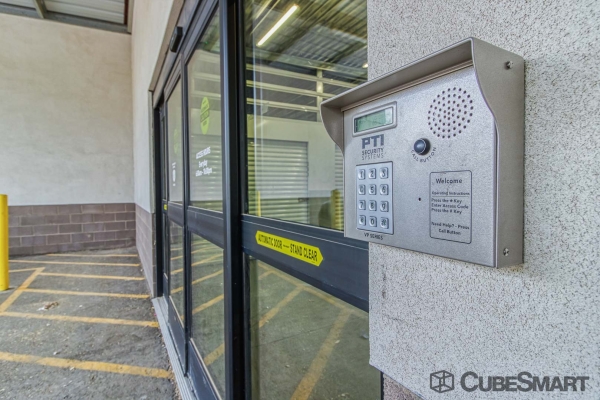 Storage Units at CubeSmart Self Storage - AZ Chandler N Arizona Ave - 1170 North Arizona Avenue