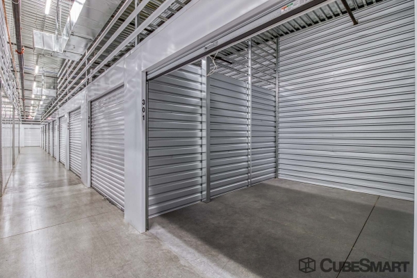 Storage Units at CubeSmart Self Storage - AZ Chandler N Arizona Ave - 1170 North Arizona Avenue
