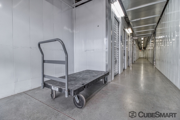 Storage Units at CubeSmart Self Storage - AZ Chandler S Gilbert Rd - 5959 South Gilbert Road