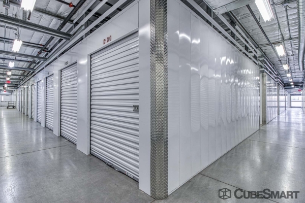 Storage Units at CubeSmart Self Storage - AZ Chandler S Gilbert Rd - 5959 South Gilbert Road