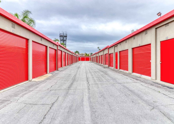 Facility photo: //images.sparefoot.com/medium/22202668944b355d648.jpg