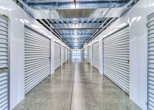 Facility photo: //images.sparefoot.com/medium/222026693d175d41a10.jpg