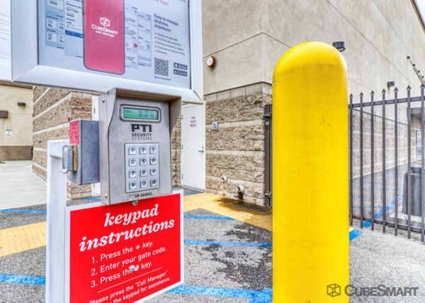 Facility photo: //images.sparefoot.com/medium/22202669e1d229a9396.jpg