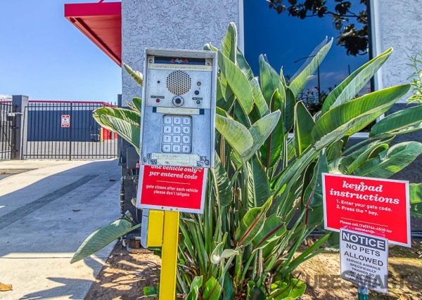 Facility photo: //images.sparefoot.com/medium/222027693a7692c333c.jpg