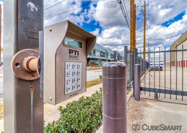 Storage Units at CubeSmart Self Storage - TX Houston N Shepherd Dr - 1526 North Shepherd Drive