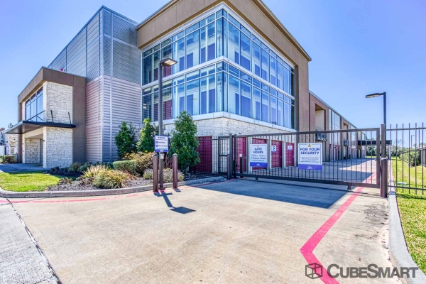 Facility photo: //images.sparefoot.com/medium/222031693ab0e333a95.jpg