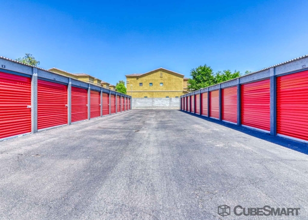 Storage Units at CubeSmart Self Storage - AZ Phoenix East Bell Rd - 1628 East Bell Road