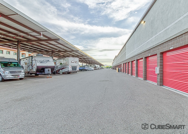 Facility photo: //images.sparefoot.com/medium/22203569e081374df7f.jpg