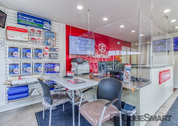 Facility photo: //images.sparefoot.com/medium/22203669392262c7f0b.jpg