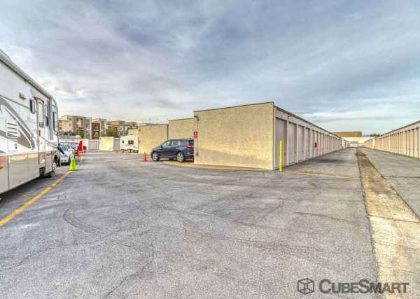 Storage Units at CubeSmart Self Storage - CA Irvine Kelvin Ave - 2892 Kelvin Avenue