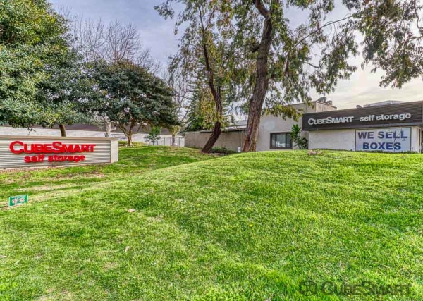 Storage Units at CubeSmart Self Storage - CA Irvine Kelvin Ave - 2892 Kelvin Avenue