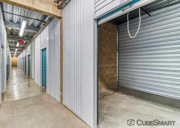 Facility photo: //images.sparefoot.com/medium/22203969f59a5323d08.jpg