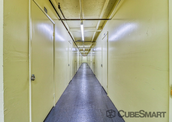 Facility photo: //images.sparefoot.com/medium/222042686f5feb672f5.jpg