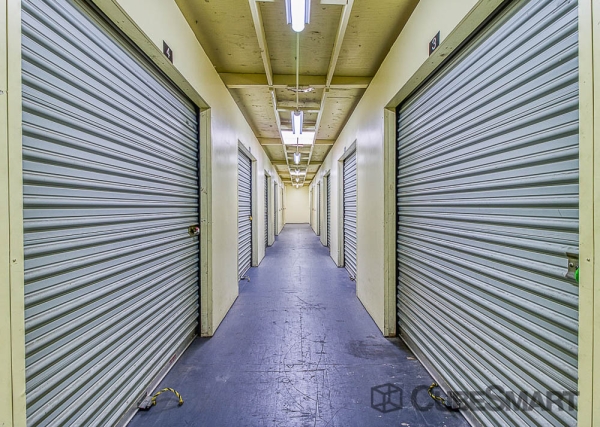 Facility photo: //images.sparefoot.com/medium/222045693924f15fefc.jpg