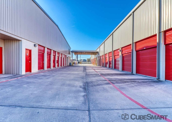 Facility photo: //images.sparefoot.com/medium/22205169f70e4228be4.jpg