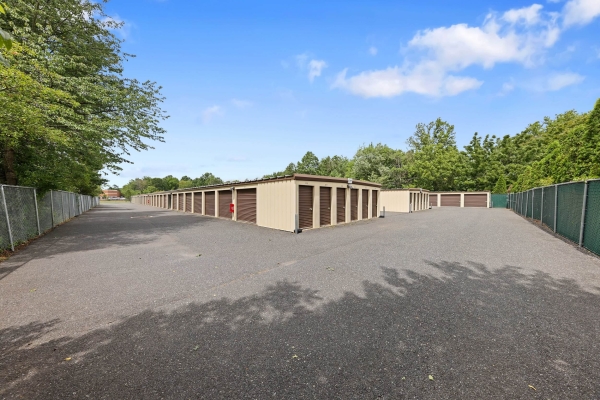 Facility photo: //images.sparefoot.com/medium/2220566899e9b50b4ac.jpg