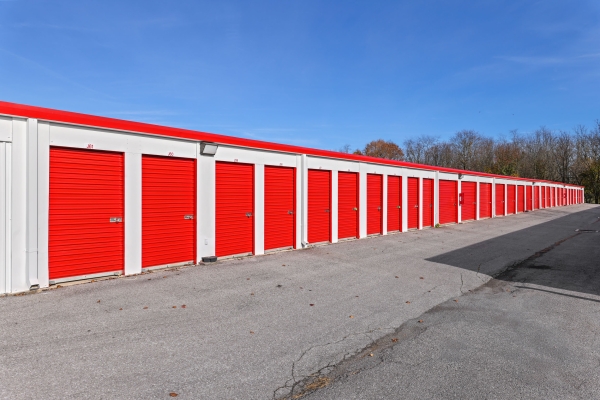 Facility photo: //images.sparefoot.com/medium/2220576887dc6230f31.jpg