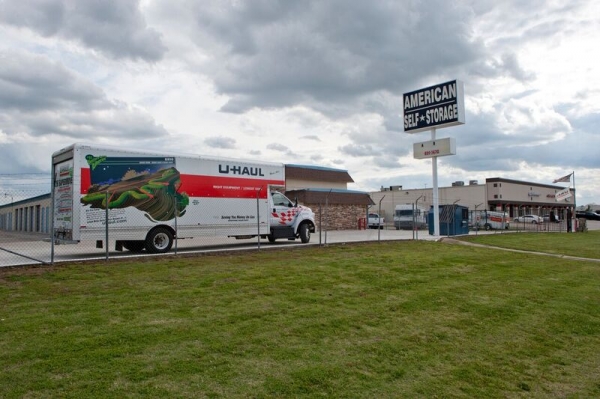 Storage Units at American Self Storage #7 - 736 Southwest 89th Street