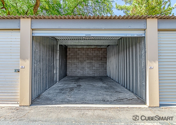 Facility photo: //images.sparefoot.com/medium/222072693a72840c375.jpg