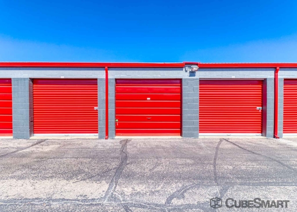 Facility photo: //images.sparefoot.com/medium/2220736894480e59973.jpg
