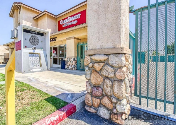 Storage Units at CubeSmart Self Storage - CA Fontana Baseline Ave - 14337 Baseline Avenue
