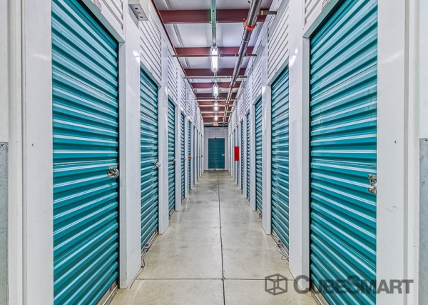 Storage Units at CubeSmart Self Storage - CA Fontana Baseline Ave - 14337 Baseline Avenue