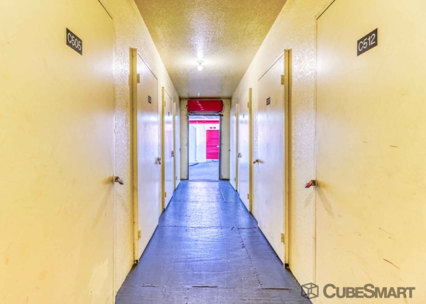 Facility photo: //images.sparefoot.com/medium/222083695f5f5102cd4.jpg