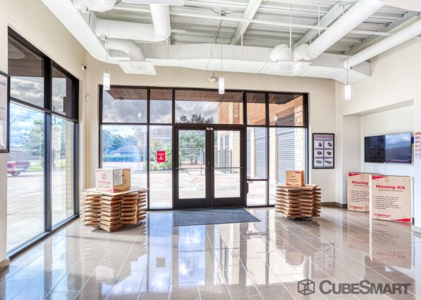 Facility photo: //images.sparefoot.com/medium/22210469fc6572194f9.jpg