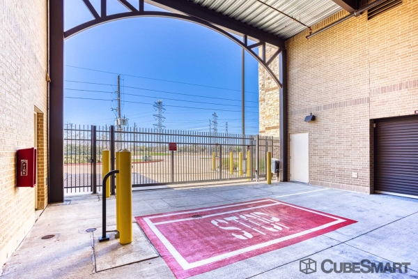 Storage Units at CubeSmart Self Storage - TX Sugar Land Hwy 6 - 4153 Highway 6