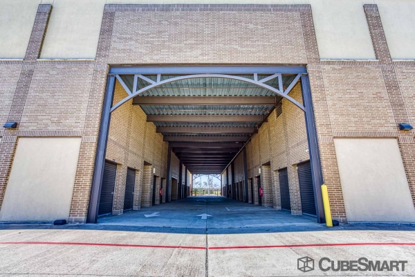 Storage Units at CubeSmart Self Storage - TX Sugar Land Hwy 6 - 4153 Highway 6