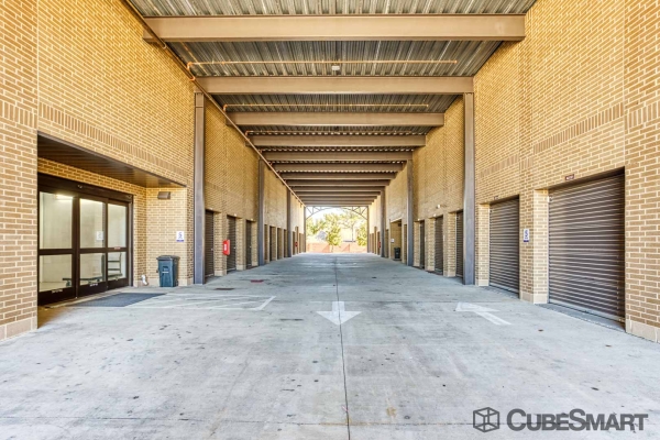 Storage Units at CubeSmart Self Storage - TX Sugar Land Hwy 6 - 4153 Highway 6