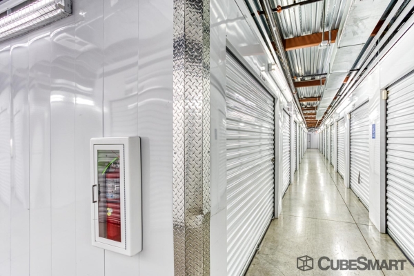 Storage Units at CubeSmart Self Storage - TX Sugar Land Hwy 6 - 4153 Highway 6