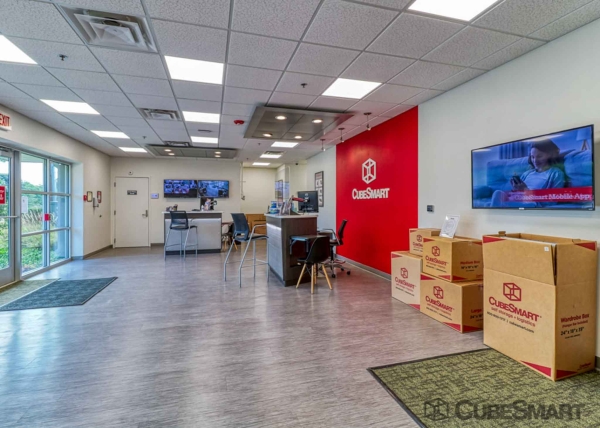 Facility photo: //images.sparefoot.com/medium/222122691ed9a9ab40f.jpg