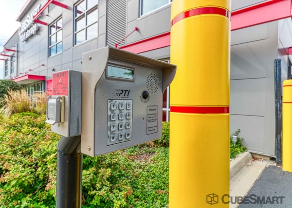 Facility photo: //images.sparefoot.com/medium/22212269e09366b6a63.jpg