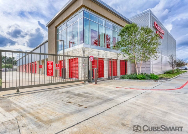 Facility photo: //images.sparefoot.com/medium/222123688357beb1879.jpg
