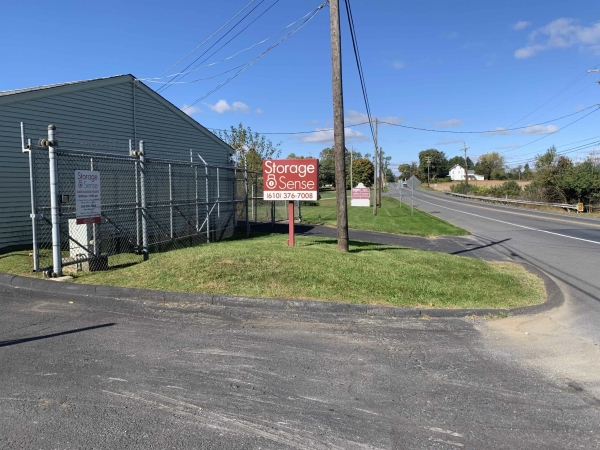 Facility photo: //images.sparefoot.com/medium/22215568b0b901bd57c.jpg