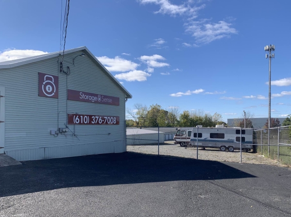 Facility photo: //images.sparefoot.com/medium/22215568b0b90366790.jpg