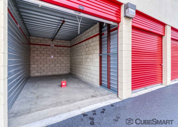 Storage Units at CubeSmart Self Storage - CA Lake Forest Canada Rd - 20700 Canada Road